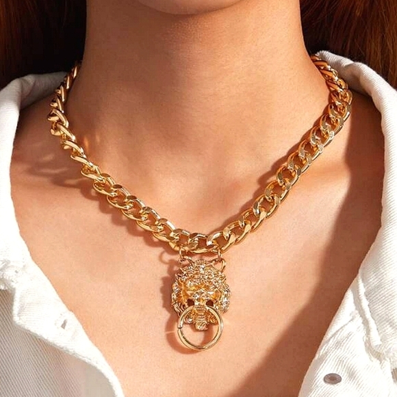 Exaggerated Gold Lion Chain Link Choker Necklace - Picture 8 of 10